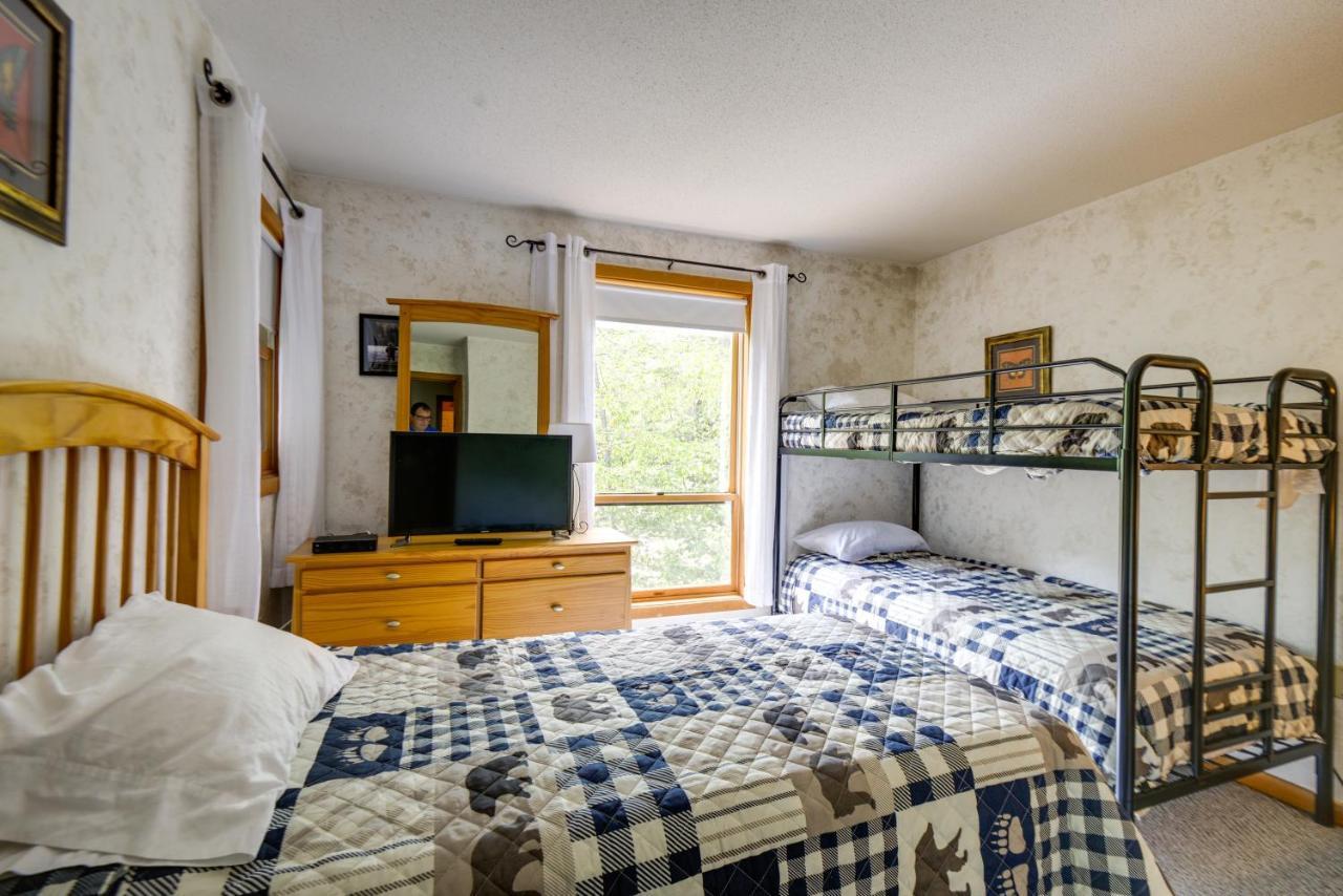 Well-Appointed Lincoln Abode Ski, Swim And Fish! Esterno foto